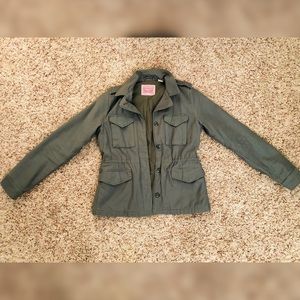 *24hr SALE* Levi’s Utility/Army Jacket